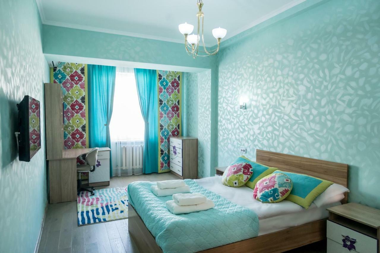 Spacious And Cozy Apartment In Bishkek Center Kültér fotó