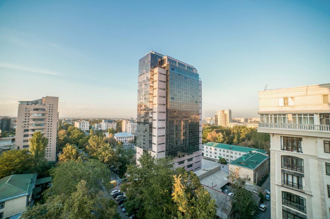 Spacious And Cozy Apartment In Bishkek Center Kültér fotó