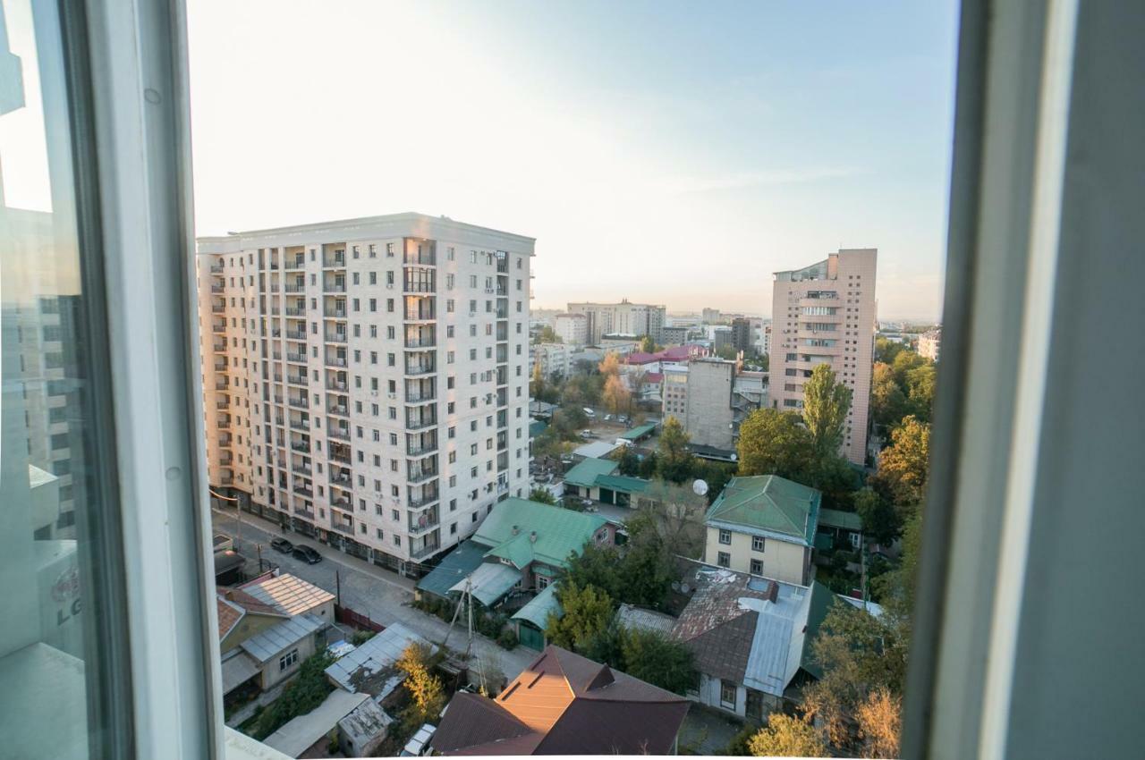 Spacious And Cozy Apartment In Bishkek Center Kültér fotó